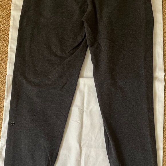Lululemon Joggers - size 4 - Picture 2 of 4